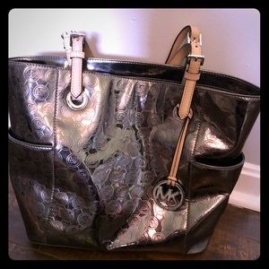 Michael kors tote